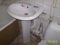 Фото установленной раковины в ванной №1